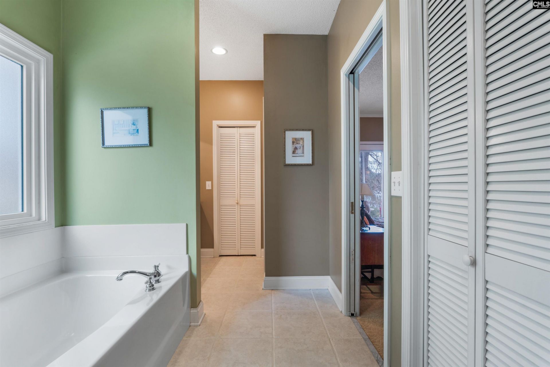 624 East Point Drive Photo 28