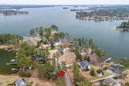 624 East Point Drive photo 4