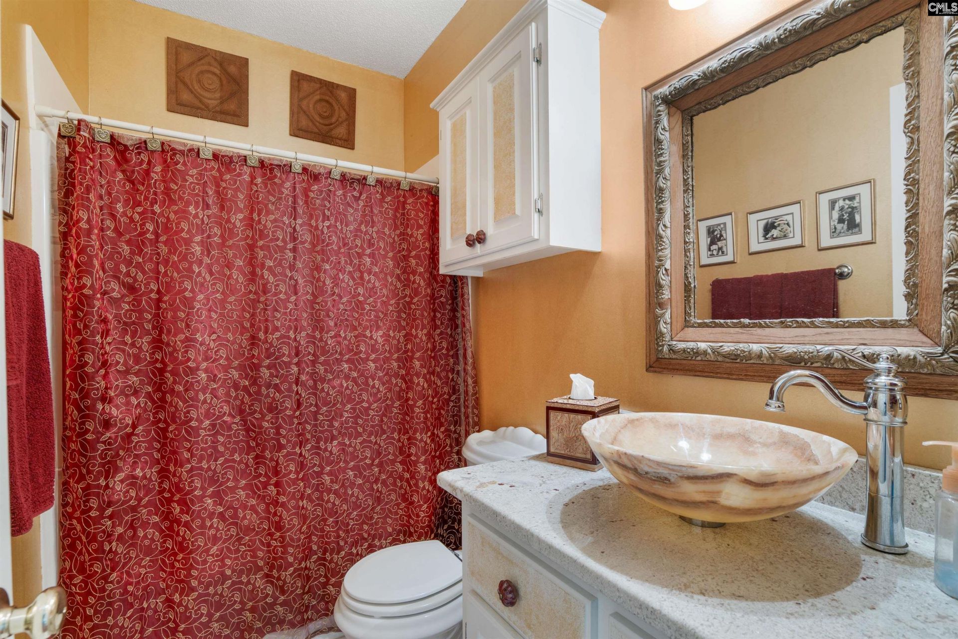 624 East Point Drive Photo 31