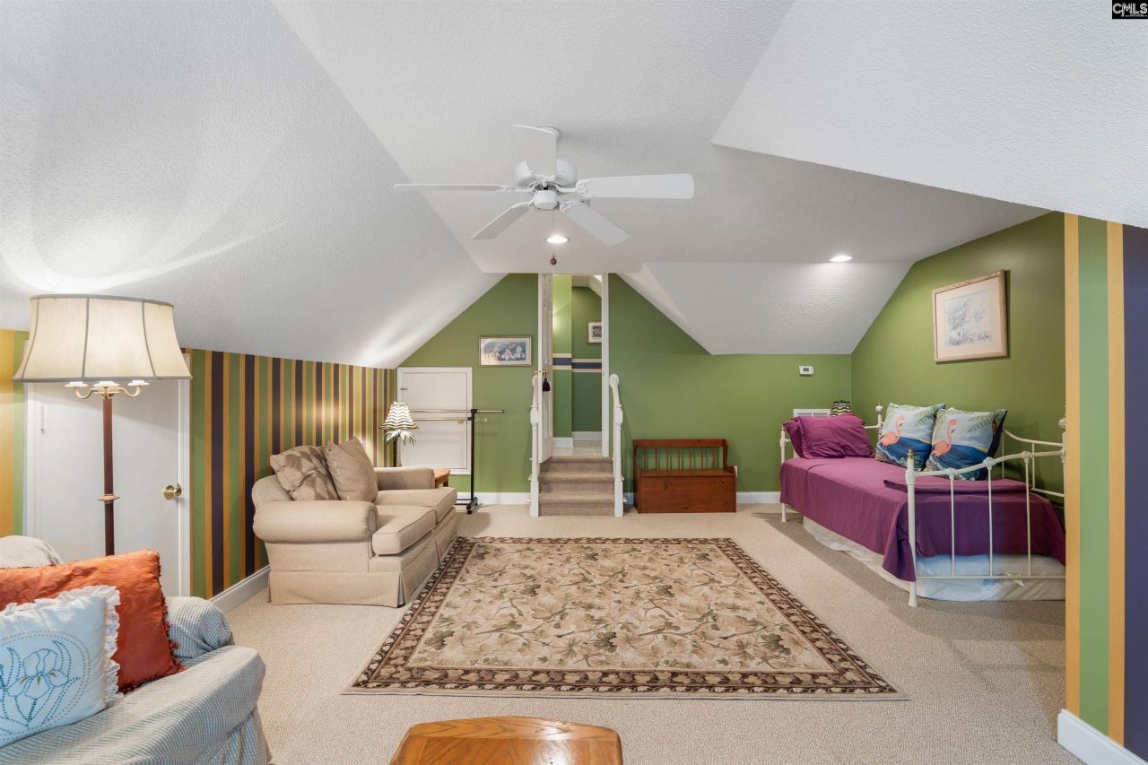 624 East Point Drive Photo 33