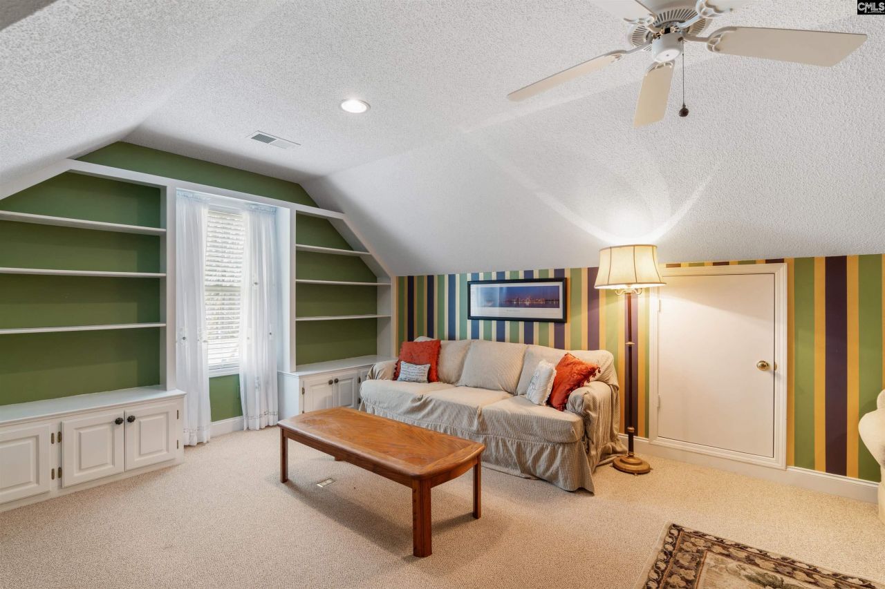 624 East Point Drive Photo 34