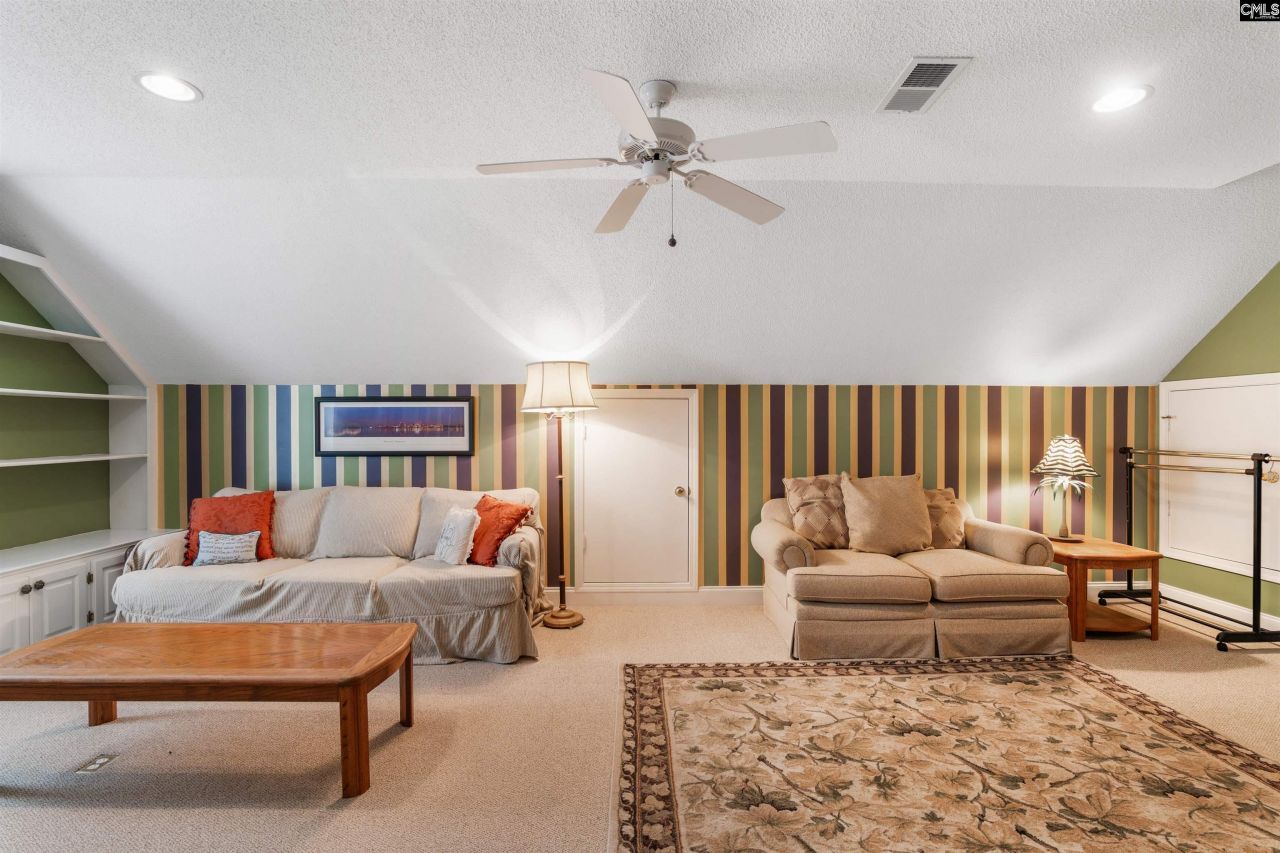 624 East Point Drive Photo 35