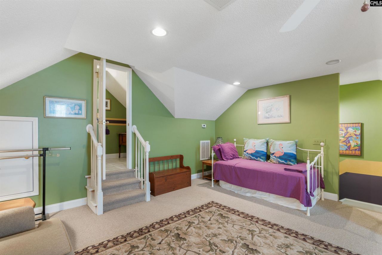 624 East Point Drive Photo 36