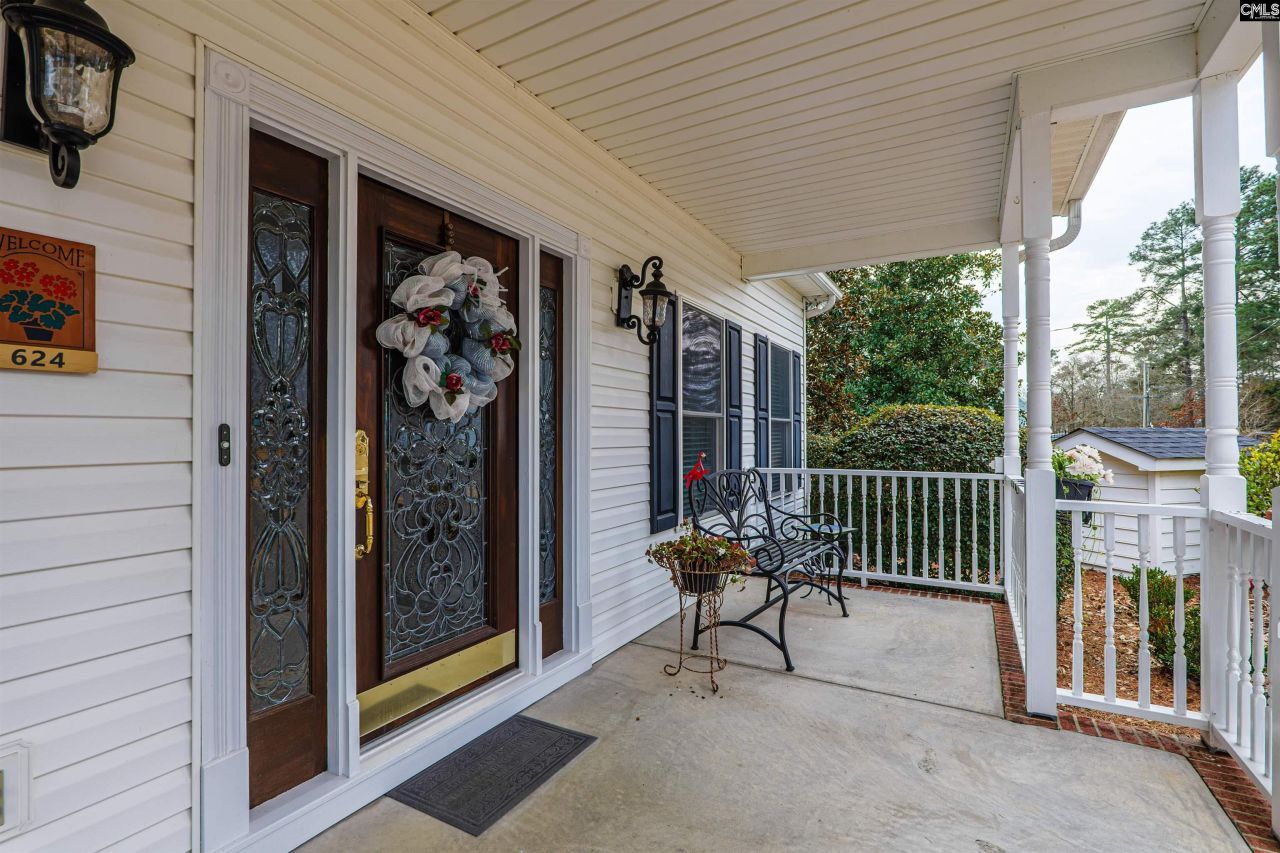 624 East Point Drive Photo 4