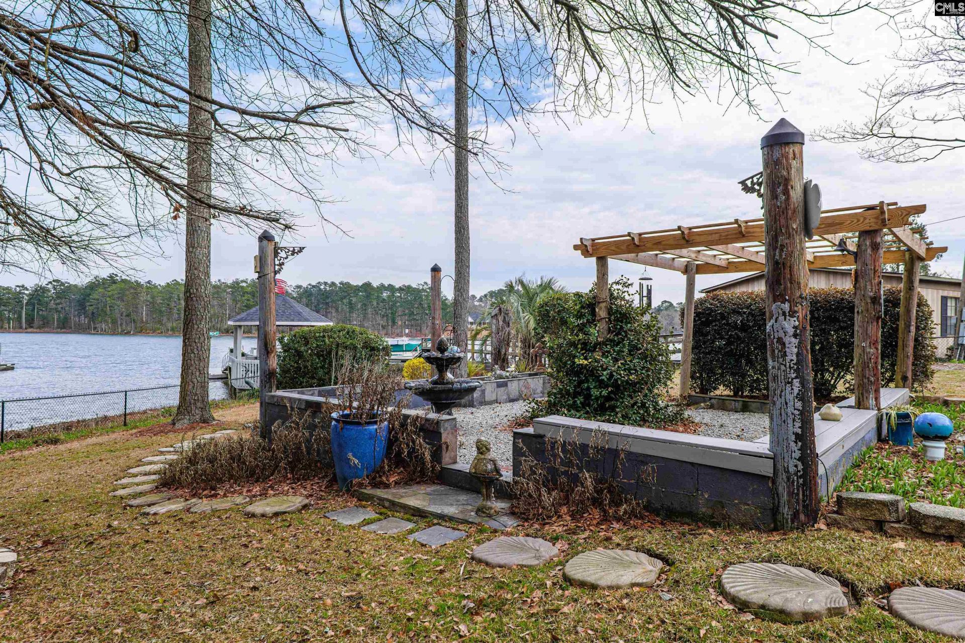 624 East Point Drive Photo 43