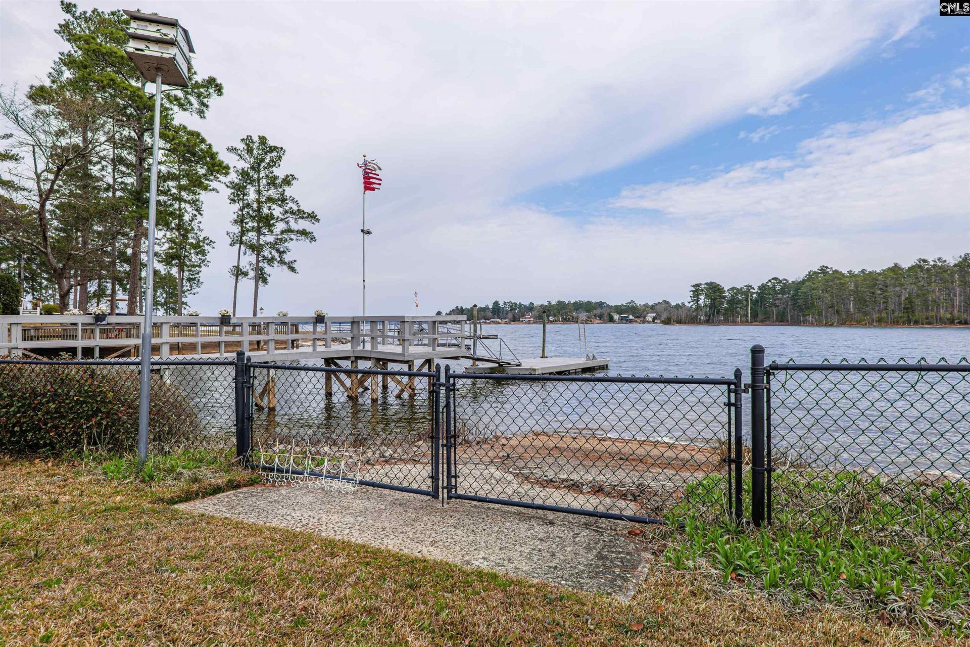 624 East Point Drive Photo 49