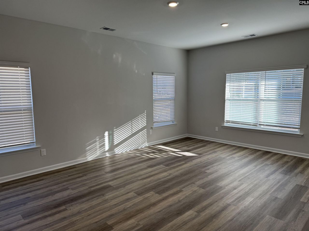 241 Raglins Way  Photo 9