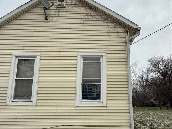 3325 E 49th Street , Cleveland, OH 44127