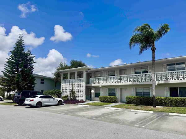 2811 SW 15th Street, Unit 202, Delray Beach, FL 33445