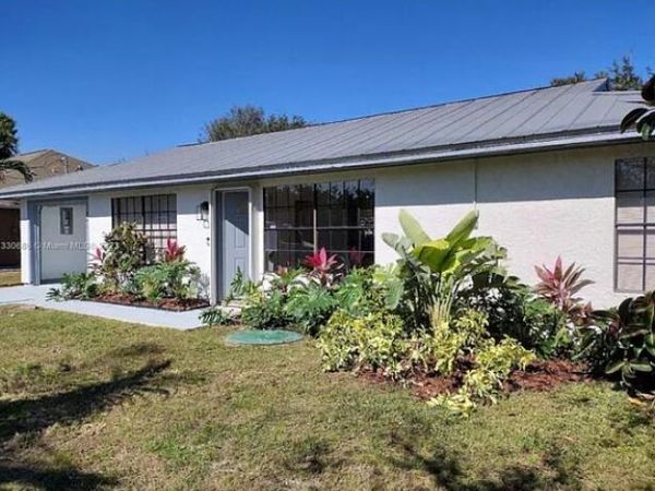 841 NW Riverside Drive, Port Saint Lucie, FL 34983