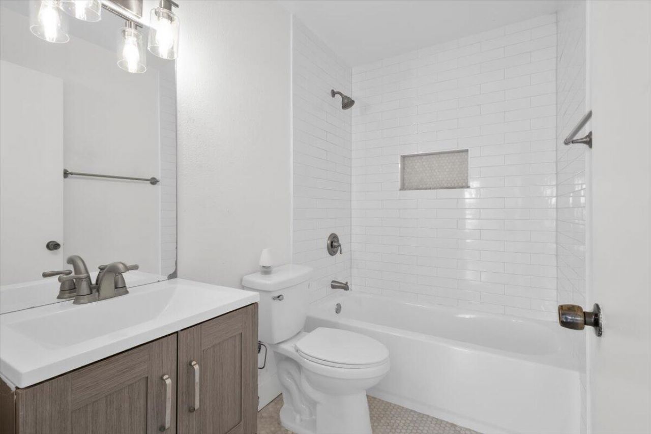 841 NW Riverside Drive, Port Saint Lucie, FL 34983 Photo