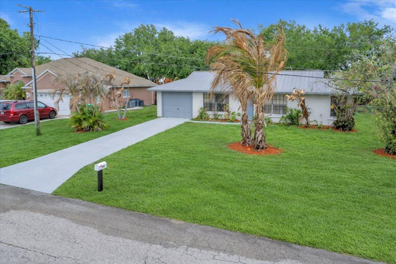 841 NW Riverside Drive, Port Saint Lucie, FL 34983 Photo