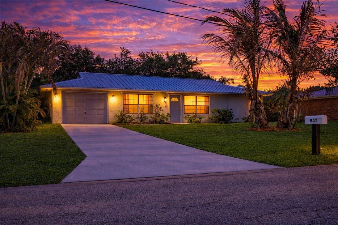 841 NW Riverside Drive, Port Saint Lucie, FL 34983 Photo