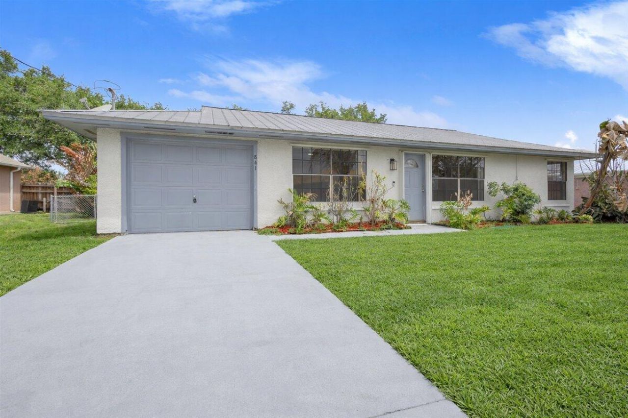 841 NW Riverside Drive, Port Saint Lucie, FL 34983 Photo