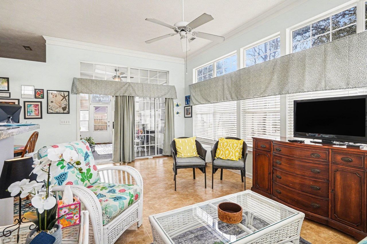 565 Wildflower Trail Photo 11