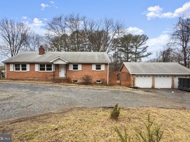 15651 BERLIN TURNPIKE, HILLSBORO, VA 20132