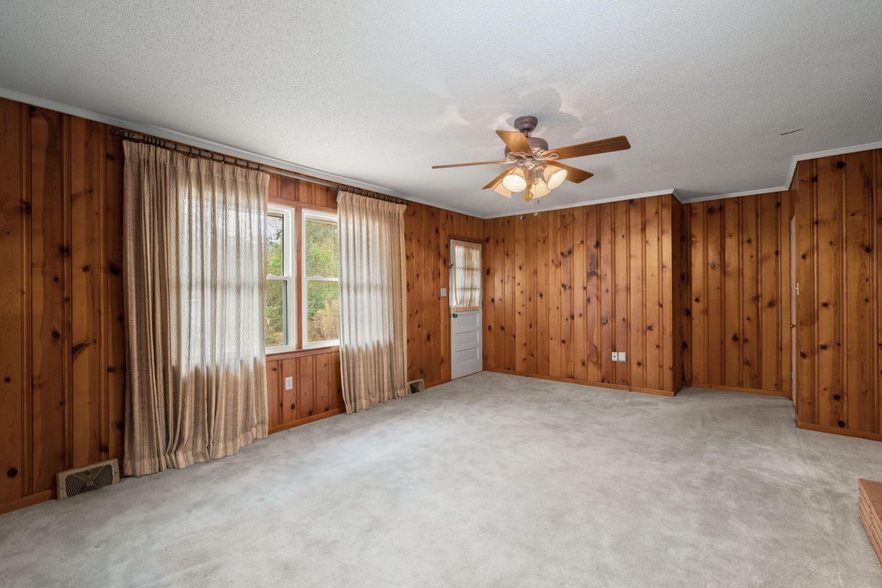 772 Hillsboro Road Photo 11