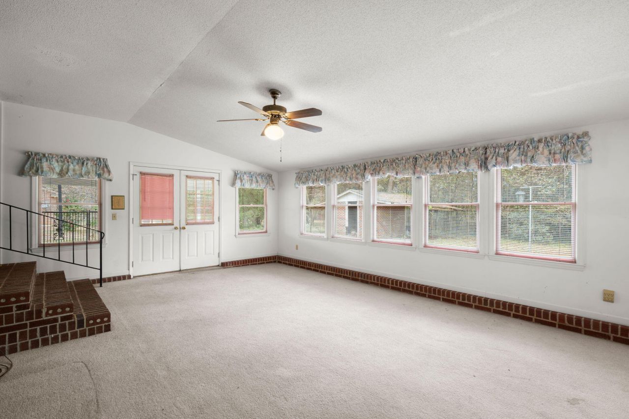 772 Hillsboro Road Photo 20