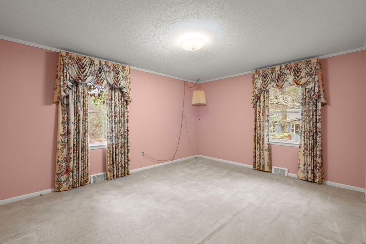 772 Hillsboro Road Photo 21