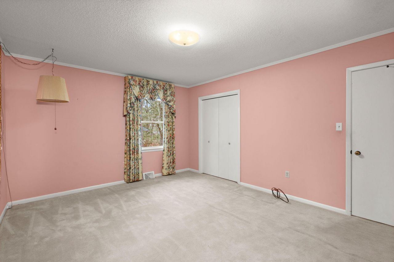 772 Hillsboro Road Photo 22