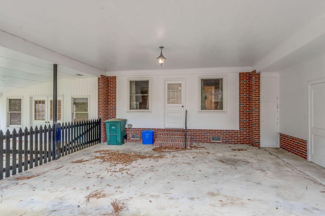 772 Hillsboro Road Photo 30