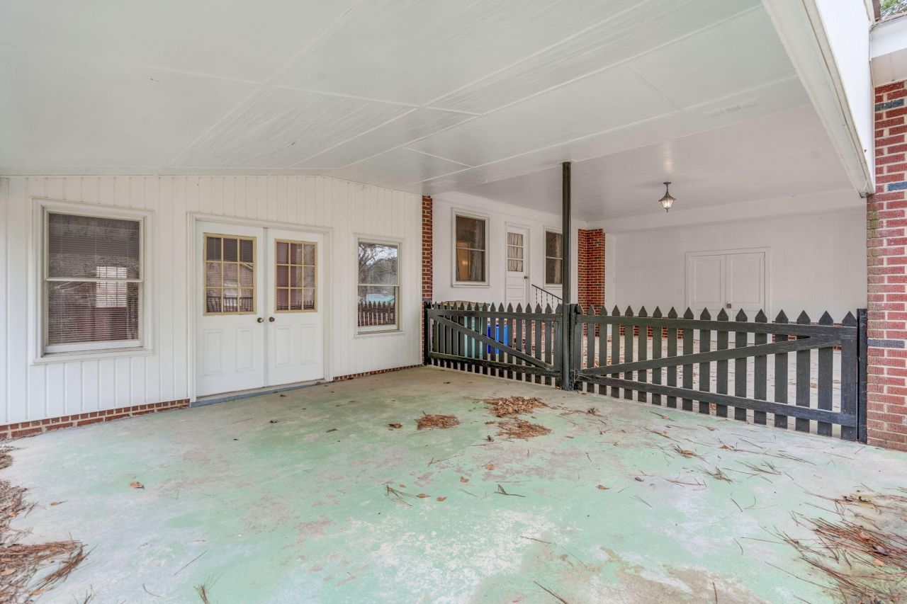 772 Hillsboro Road Photo 31