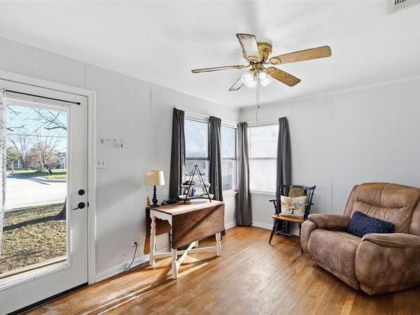 1503 W 10th Street, McGregor, TX 76657