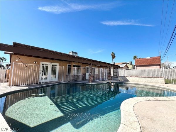 6446 Meadow Lark Lane, Las Vegas, NV 89103