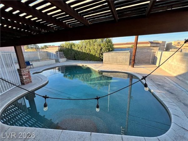 6446 Meadow Lark Lane , Las Vegas, NV 89103