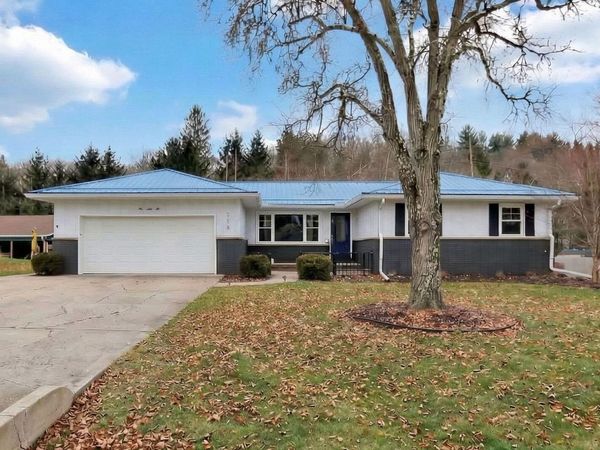 236 Elm Drive NE, Newark, OH 43055