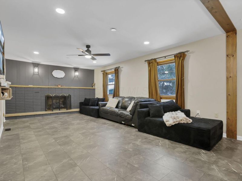 236 Elm Drive NE, Newark, OH 43055 Photo 12