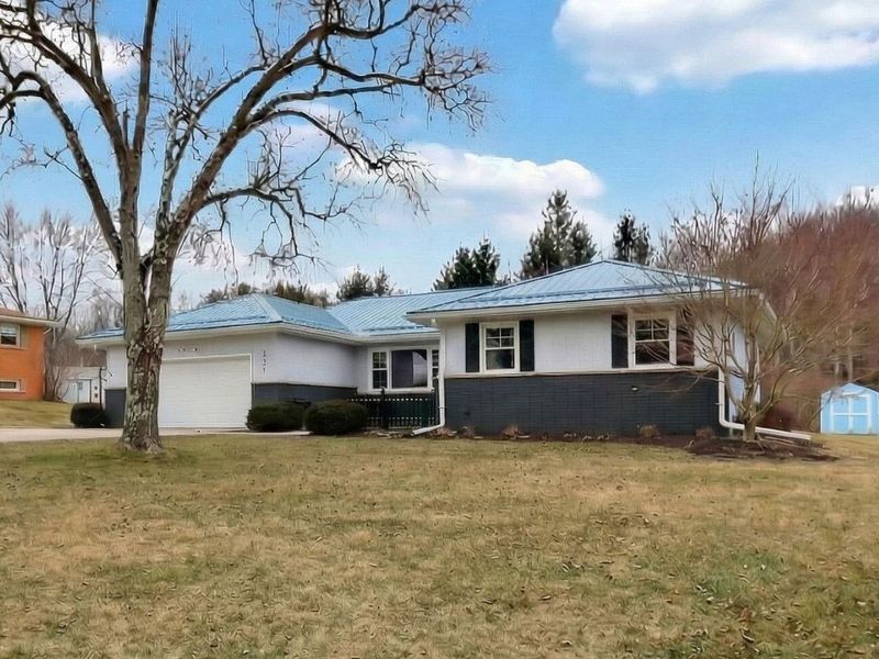 236 Elm Drive NE, Newark, OH 43055 Photo 3