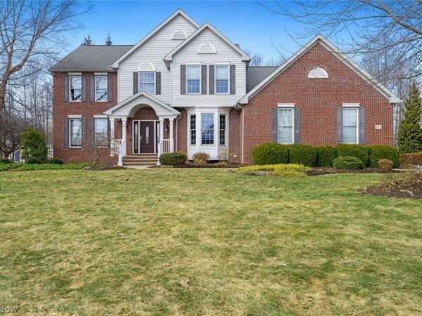 652 Treeside Lane , Avon Lake, OH 44012