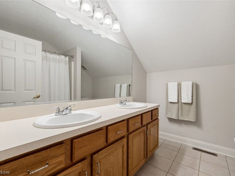 652 Treeside Lane, Avon Lake, OH 44012 Photo 24