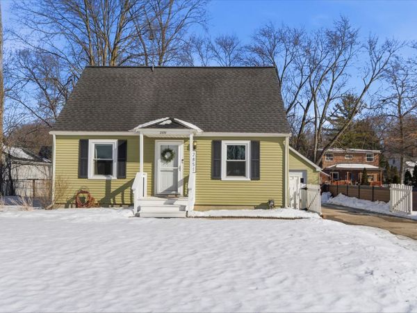 2851 Elmwood Avenue, Ann Arbor, MI 48104