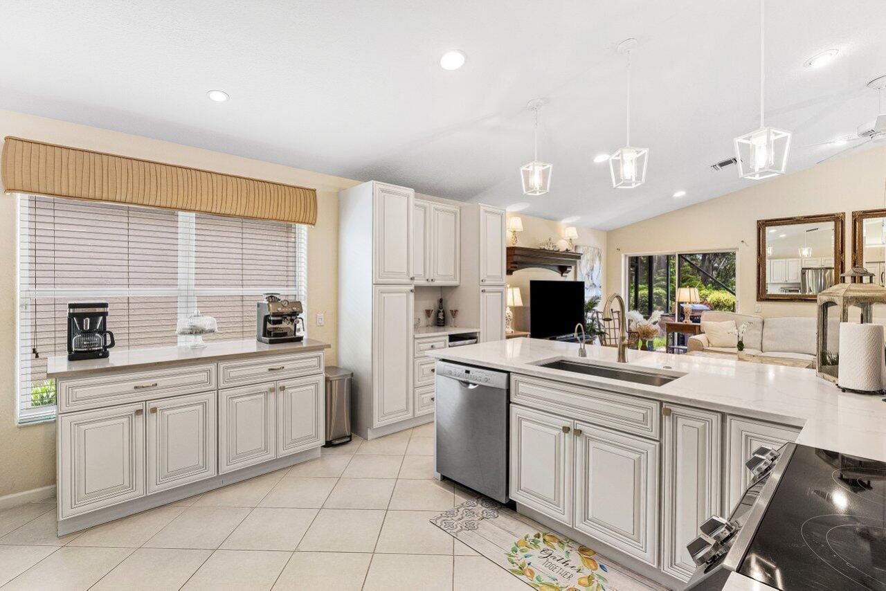 7689 Las Cruces Court, Boynton Beach, FL 33437 Photo