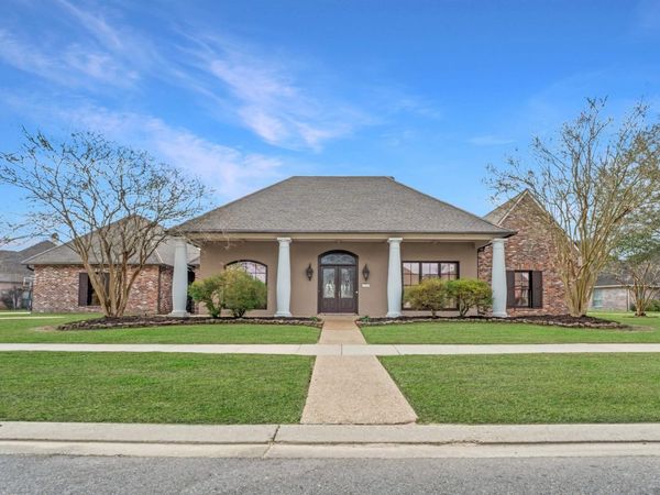 17608 Lake Vista Dr, Greenwell Springs, LA 70739