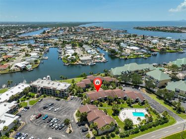 1028 APOLLO BEACH BOULEVARD , Unit 8, APOLLO BEACH, FL 33572