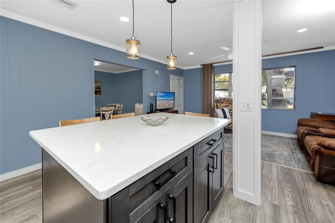 731 72nd Street N, Saint Petersburg, FL 33710 Photo