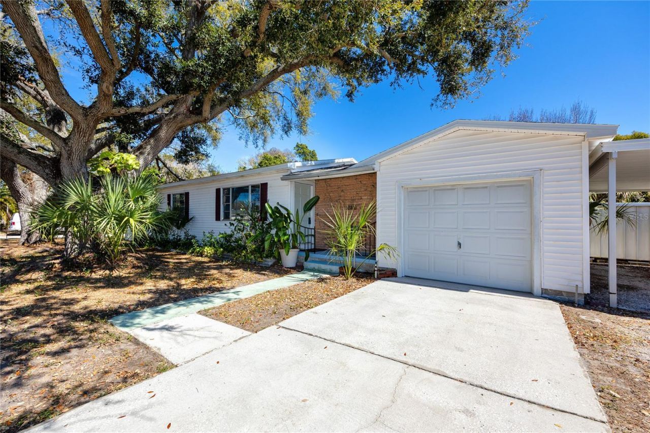 731 72nd Street N, Saint Petersburg, FL 33710 Photo