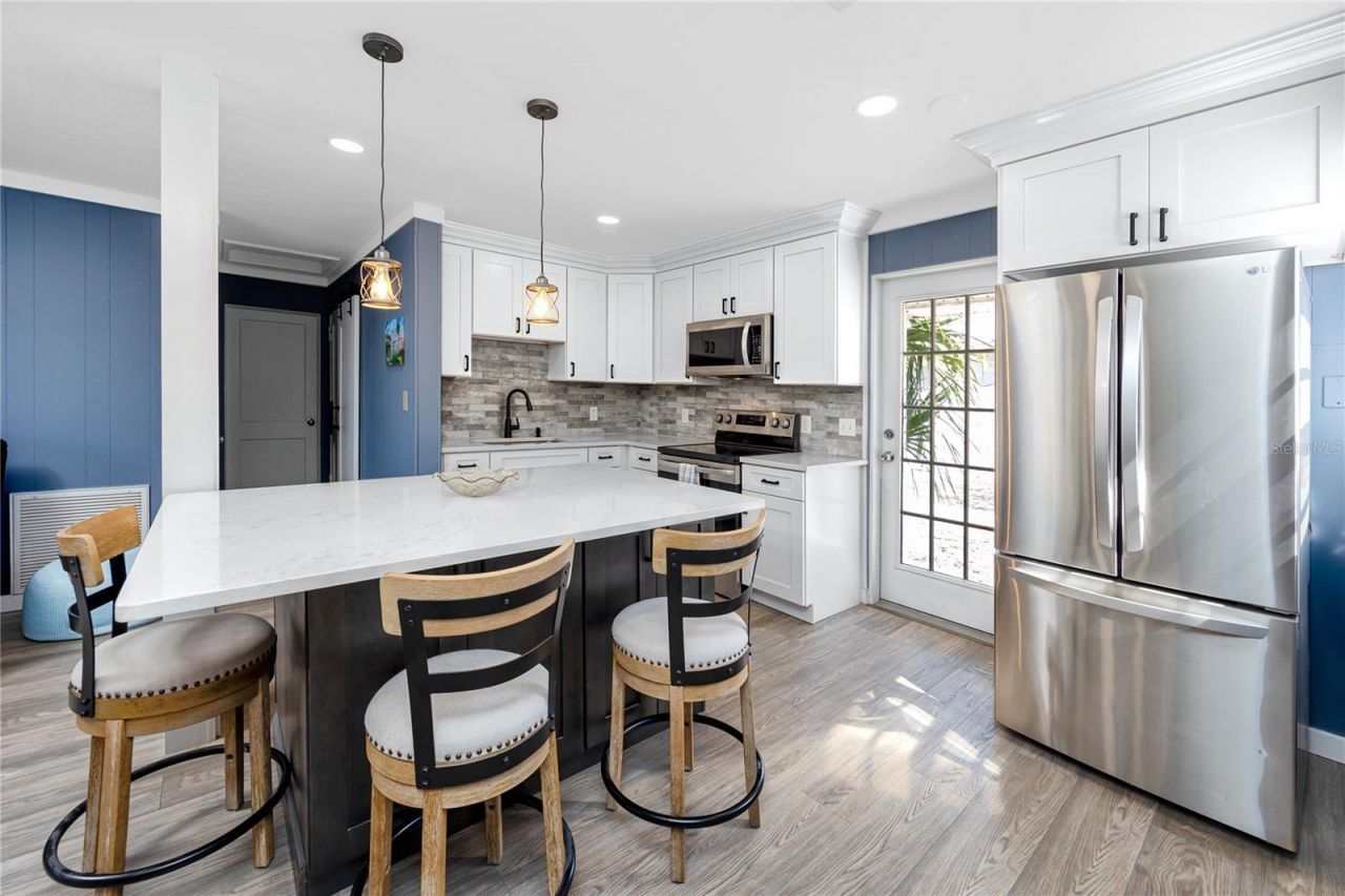 731 72nd Street N, Saint Petersburg, FL 33710 Photo