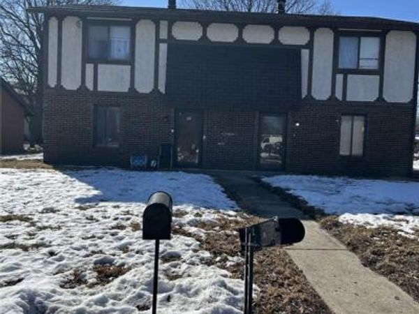 22 Kensington Heights Road , Belleville, IL 62226