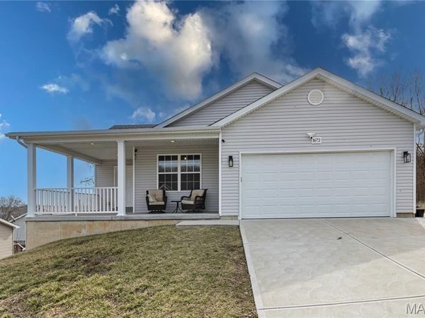1672 12 Oaks Place, Pevely, MO 63070