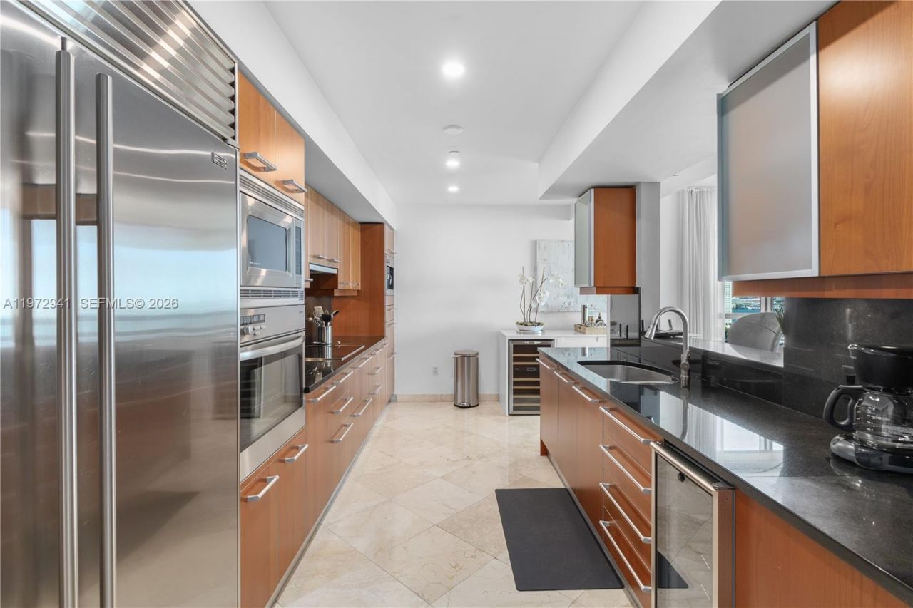 1331 Brickell Bay Dr, Unit 1901, Miami, FL 33131 Photo