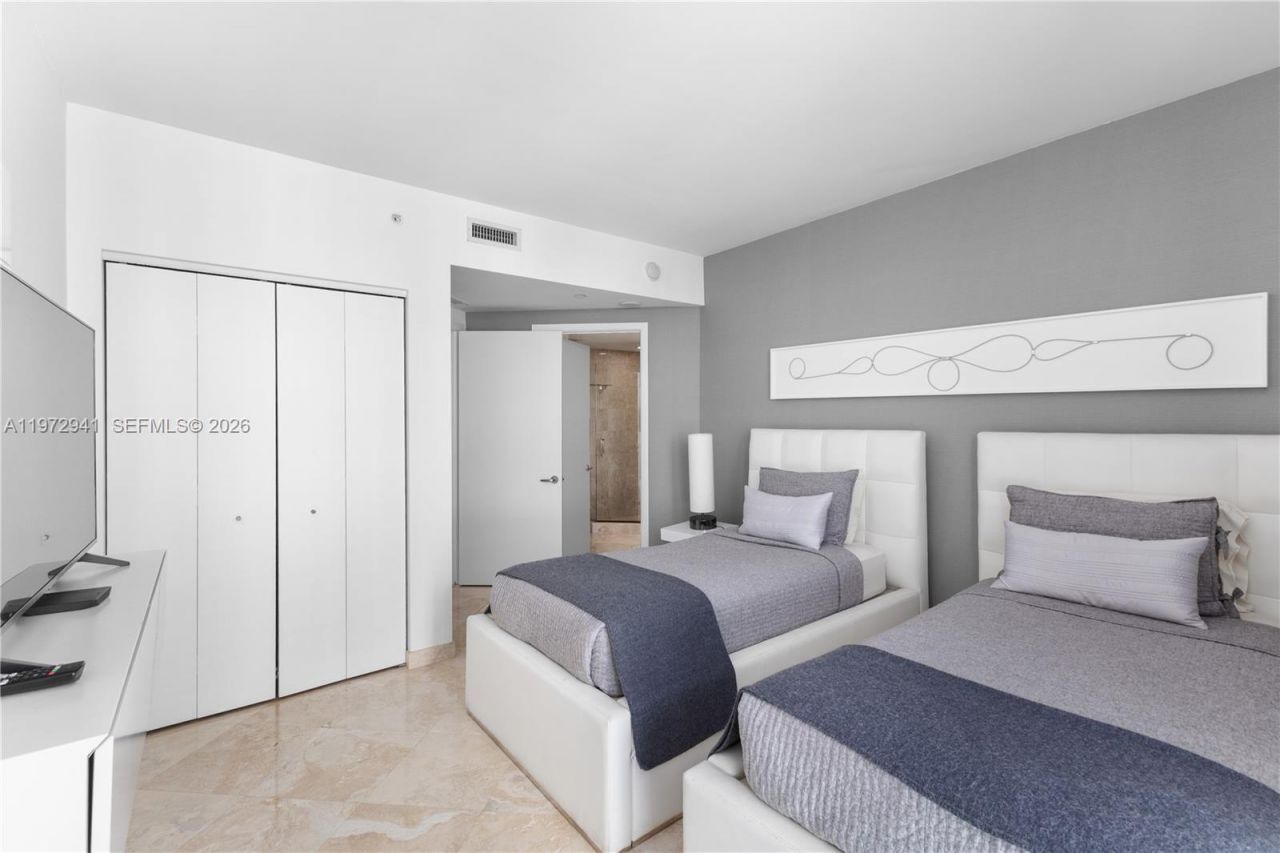 1331 Brickell Bay Dr, Unit 1901, Miami, FL 33131 Photo