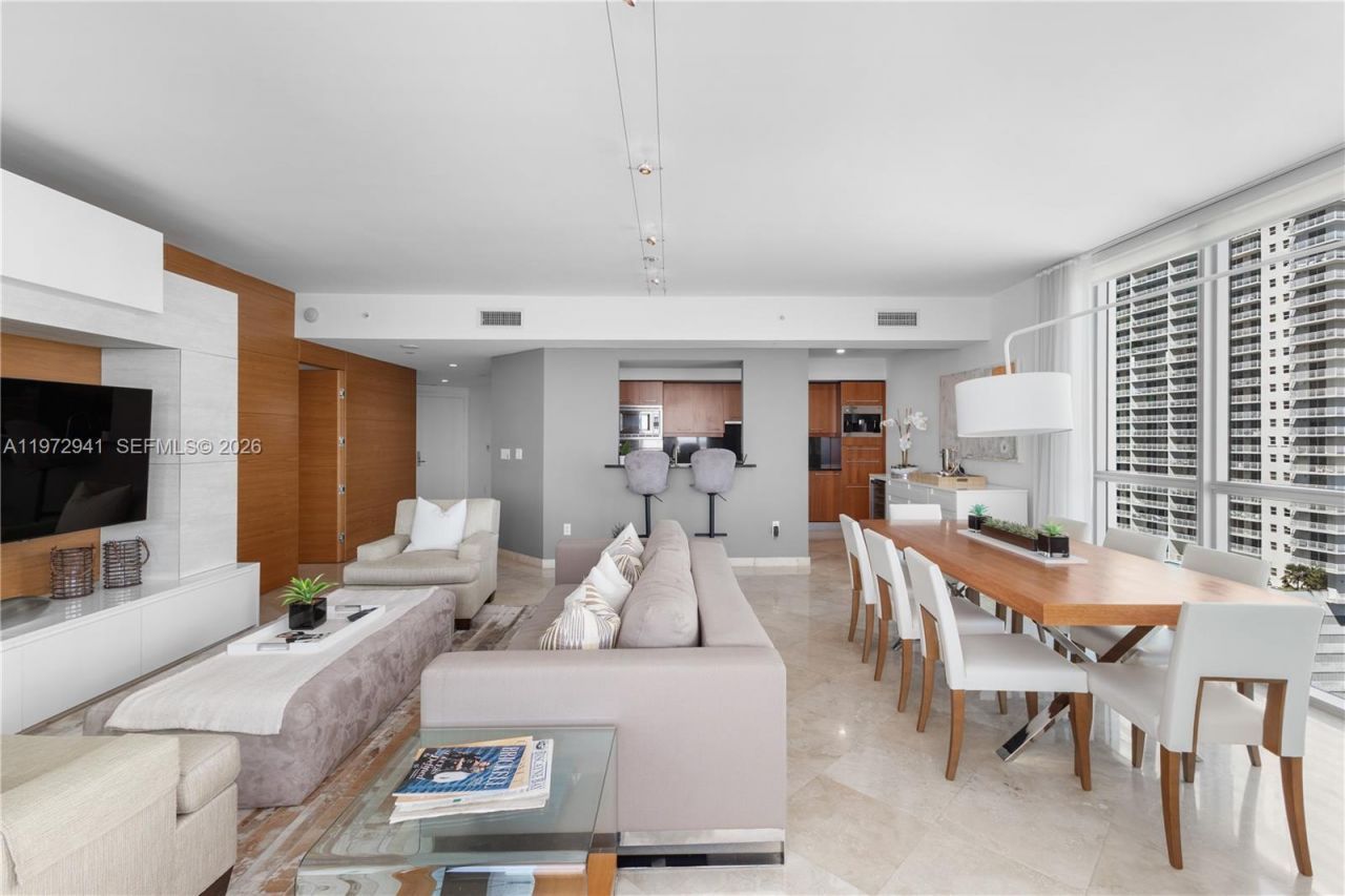 1331 Brickell Bay Dr, Unit 1901, Miami, FL 33131 Photo