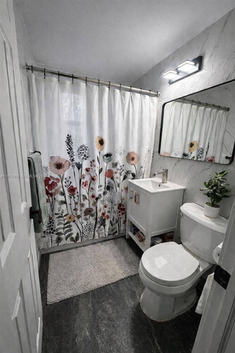 3551 SW 10th St , Unit 8A, Miami, FL 33135 Photo