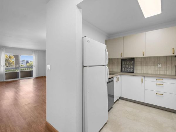 7701 Camino Real, Unit A-419, Miami, FL 33143