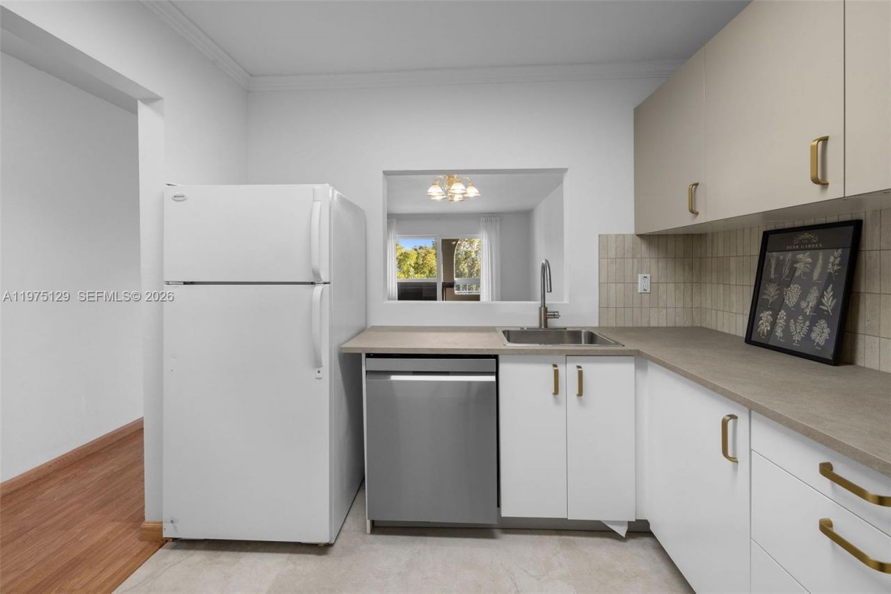 7701 Camino Real, Unit A-419, Miami, FL 33143 Photo