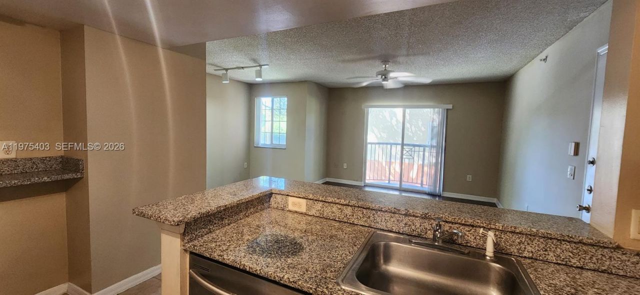 4151 N Haverhill Rd, Unit 1520, West Palm Beach, FL 33417 Photo